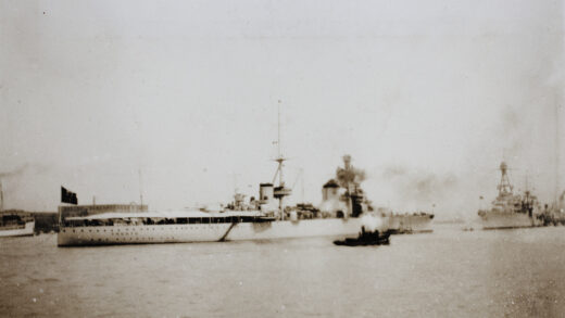【jpg清晰版】意大利巡洋舰特伦托号上海1932年.jpg