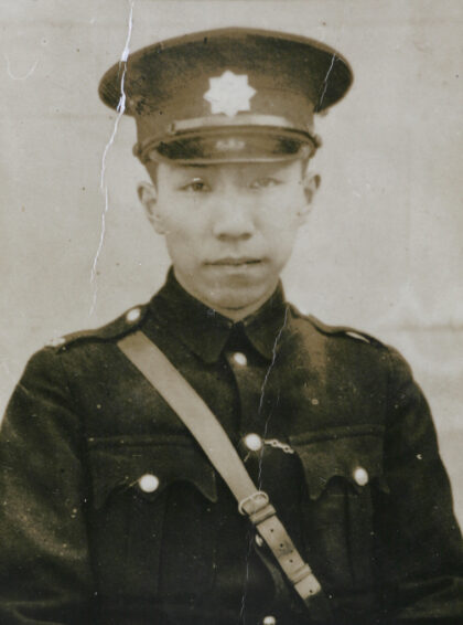 【jpg清晰版】成都路派出所上海中国警察.jpg