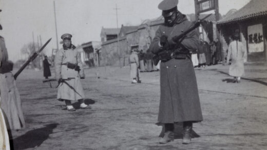 【jpg清晰版】搜捕袁世凯刺客的士兵和警察北京.jpg