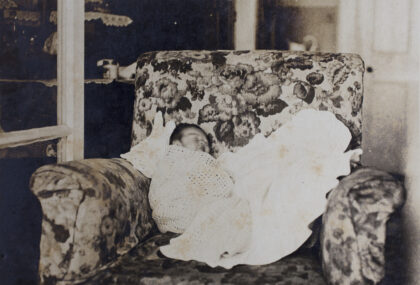 【jpg清晰版】新生女婴格拉迪斯·梅·哈钦森上海虹口区通山路35号1924年6月.jpg