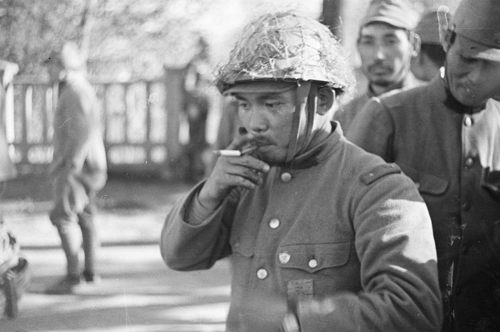 【JPG清晰版】日本士兵极司菲尔铁路桥上海