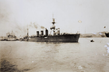 【jpg清晰版】日本巡洋舰大井黄浦江上海1932年.jpg