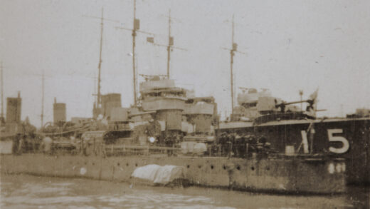 【jpg清晰版】日本驱逐舰及海军陆战队黄浦江上海1932年.jpg