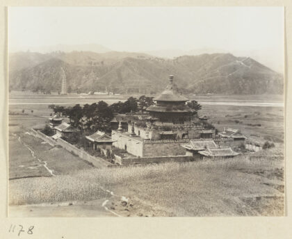 【jpg清晰版】普洛寺建筑群全景、热河及对岸的佛塔.jpg