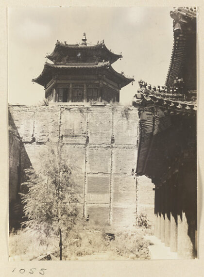 【jpg清晰版】普陀宗乘之庙大红台屋顶上的重檐八角亭.jpg