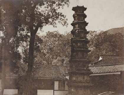 【jpg清晰版】杭州灵隐寺外的宝塔.jpg