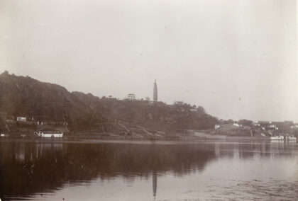 【jpg清晰版】杭州西湖与雷峰塔约1910年.jpg
