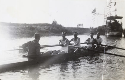 【jpg清晰版】杰克·埃夫格雷夫参加1932年上海亨利赛艇会男子四人单桨比赛.jpg