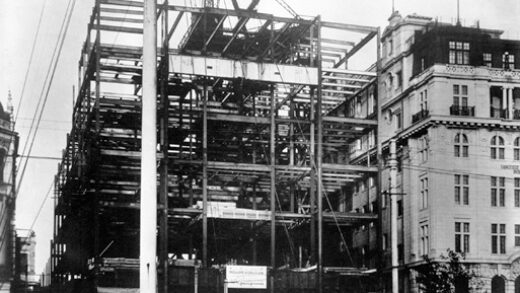 【jpg清晰版】正在建设中的横滨正金银行上海外滩1923年.jpg