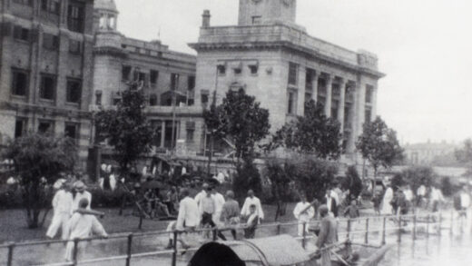 【jpg清晰版】汉口江汉关1931年武汉洪水期间.jpg