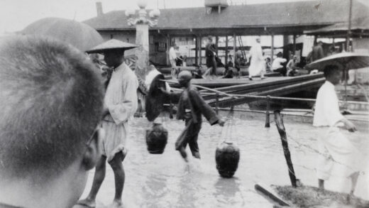 【jpg清晰版】汉口码头在1931年武汉洪灾期间.jpg