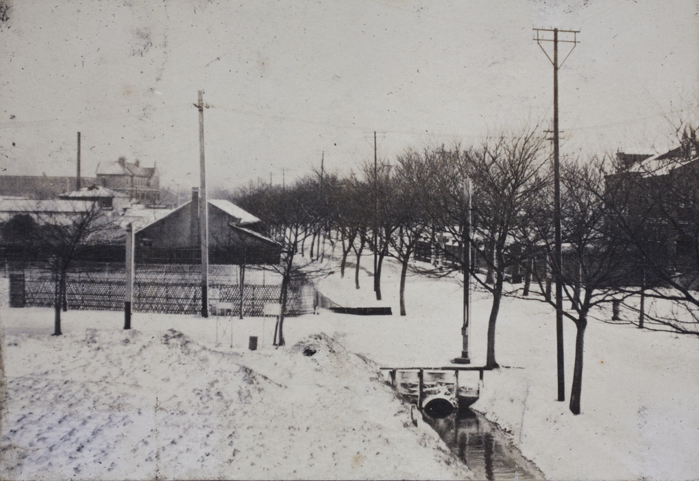 【JPG清晰版】汤姆·哈钦森从窗口望出去的冬日雪景上海虹口区通山路号年月