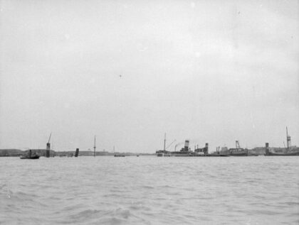 【jpg清晰版】沉船上海1938年4月.jpg