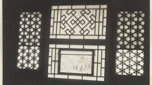 【jpg清晰版】法源寺建筑细节展示格子窗.jpg