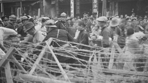 【jpg清晰版】法租界上海法国士兵在路障检查站.jpg