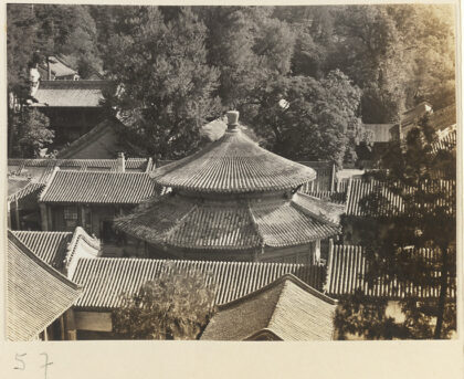 【jpg清晰版】潭柘寺寺庙屋顶.jpg