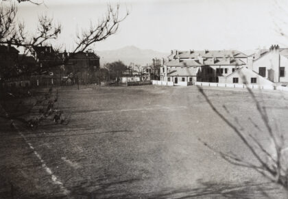 【jpg清晰版】烟台内地会大院操场及小学部.jpg