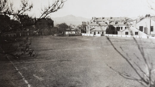 【jpg清晰版】烟台内地会大院操场及小学部.jpg