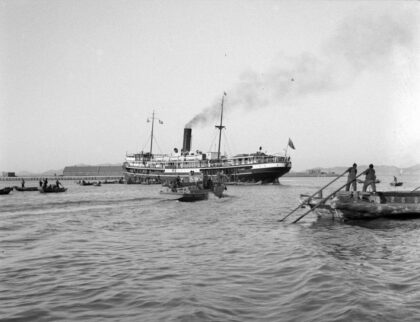 【jpg清晰版】烟台港的轮船与河道交通1934年.jpg