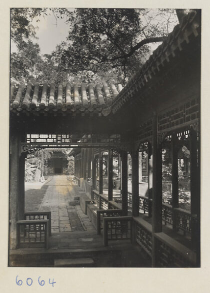 【jpg清晰版】燕京大园府庭院中的有顶走道.jpg