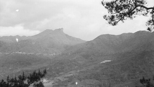 【jpg清晰版】狮子山（从香港新界望去）.jpg
