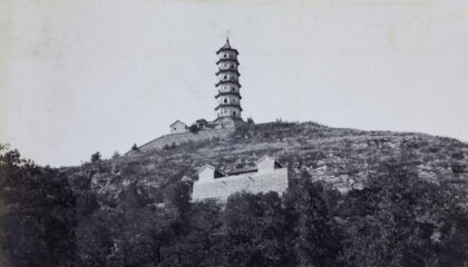 【jpg清晰版】玉峰塔位于北京玉泉山.jpg