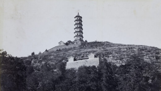 【jpg清晰版】玉峰塔位于北京玉泉山.jpg