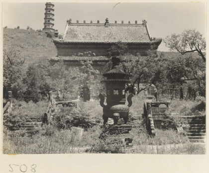 【jpg清晰版】玉泉山多层塔、寺庙建筑和香炉.jpg