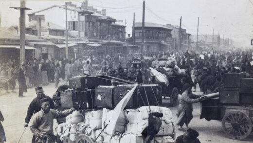 【jpg清晰版】用大车拉走货物以防被劫掠天津（壬子兵变1912年）.jpg