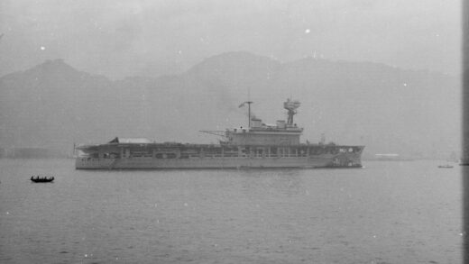 【jpg清晰版】皇家海军航空母舰hms鹰号香港.jpg
