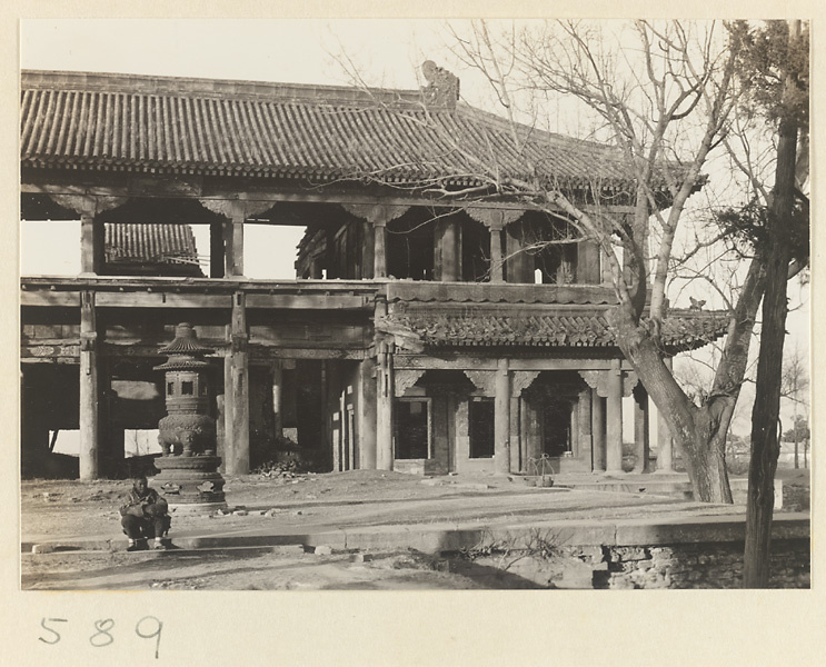 【JPG清晰版】皇寺两层寺庙建筑细节展示开放式侧面和香炉