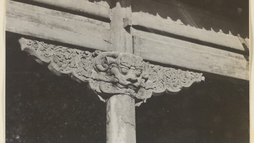 【jpg清晰版】皇寺双层檐寺庙建筑细节展示动物头柱顶.jpg