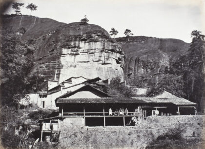 【jpg清晰版】福建兴村附近的垒石山.jpg