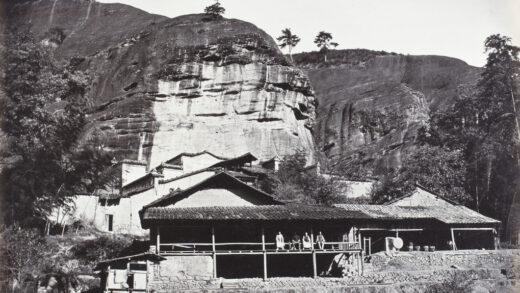 【jpg清晰版】福建兴村附近的垒石山.jpg