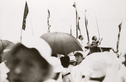 【jpg清晰版】米哈伊尔·鲍罗廷、张太雷在讲台上广州1925年6月23日集会谴责五卅惨案.jpg