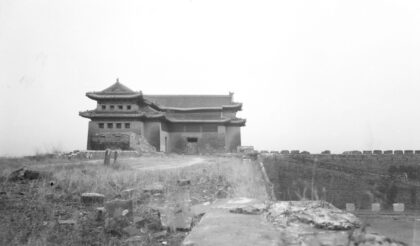 【jpg清晰版】约1907年北京城墙角楼.jpg