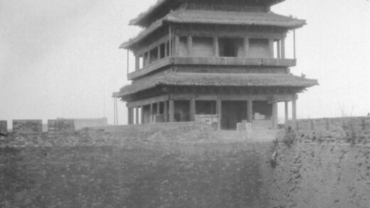 【jpg清晰版】约1907年北京城门与城墙.jpg