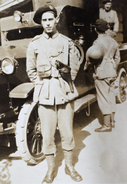 【jpg清晰版】约瑟夫先生上海义勇队装甲车公司1932年.jpg