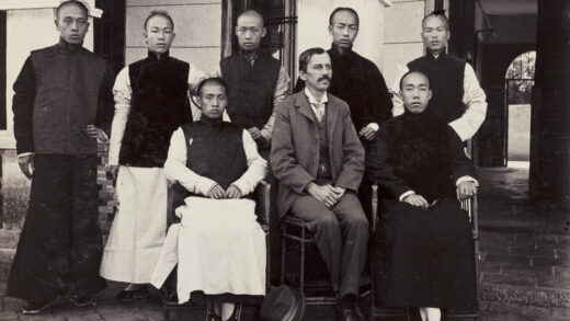 【jpg清晰版】约翰·奥特博士与学生厦门.jpg