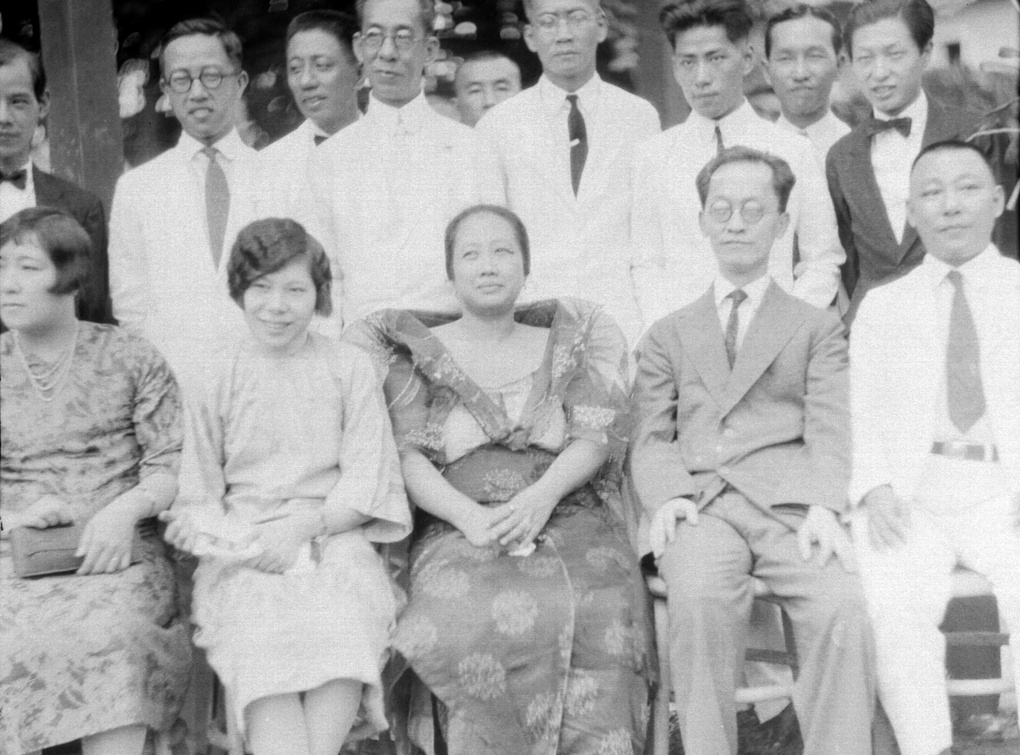 【JPG清晰版】胡汉民及其女儿胡木兰等三名女性