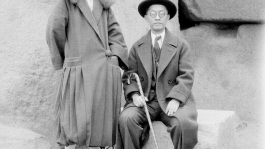 【jpg清晰版】胡汉民和他的女儿胡木兰在埃及的一处考古遗址.jpg