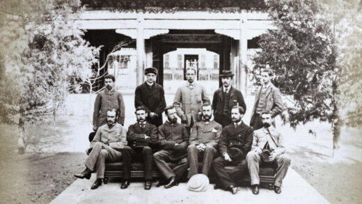 【jpg清晰版】英国公使托马斯·韦德和英国使馆工作人员北京1879.jpg