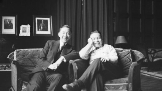 【jpg清晰版】蒋介石之子蒋经国与另一男子中国驻莫斯科大使馆1946年.jpg