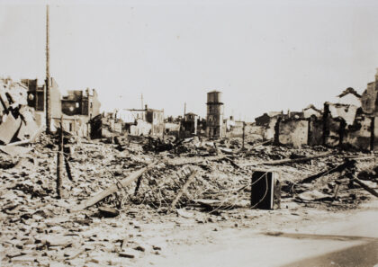 【jpg清晰版】被毁的建筑上海1932年.jpg