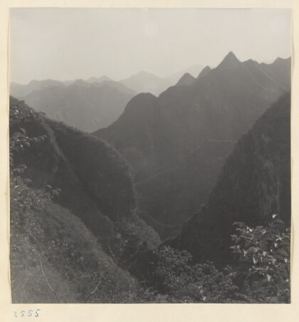 【jpg清晰版】通往圣米之堂monastery途中的山地景观.jpg