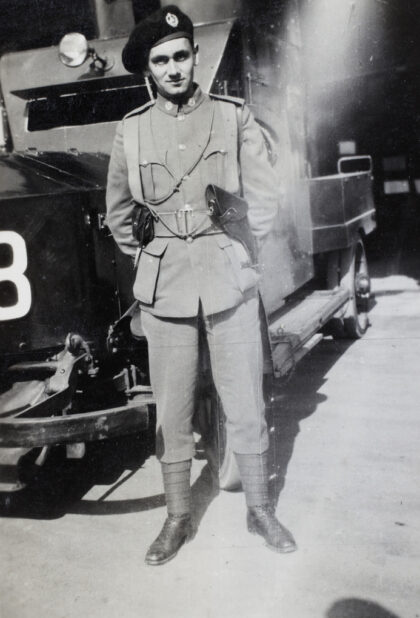 【jpg清晰版】道先生装甲车公司上海义勇队1932年.jpg