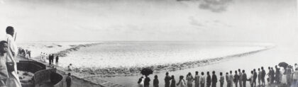 【jpg清晰版】钱塘江大潮（杭州潮）杭州湾.jpg