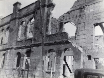 【jpg清晰版】闸北上海1932年战争损毁的建筑.jpg