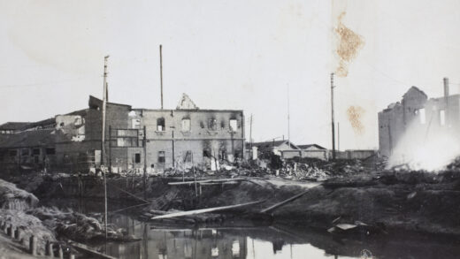 【jpg清晰版】闸北河畔的废墟建筑上海1932年.jpg