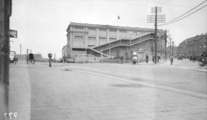 【jpg清晰版】青岛的巴特菲尔德和太古仓库.jpg